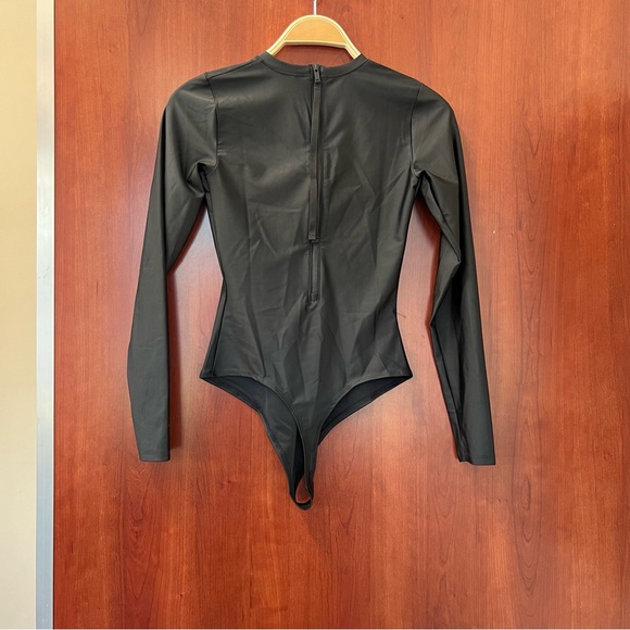 Jordan Essentials Women's Bodysuit Size Small Long Sleeves Back Zipper Tight Fit - Picture 6 of 15